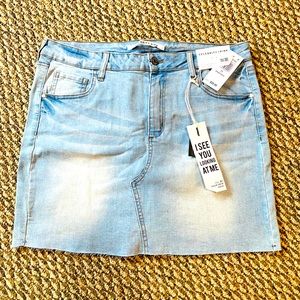 Celebrity Pink
Women’s Denim Mini Skirt